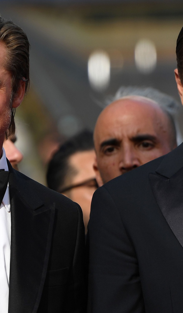 Популярные актеры голливуда Брэд Питт и Леонардо Ди Каприо