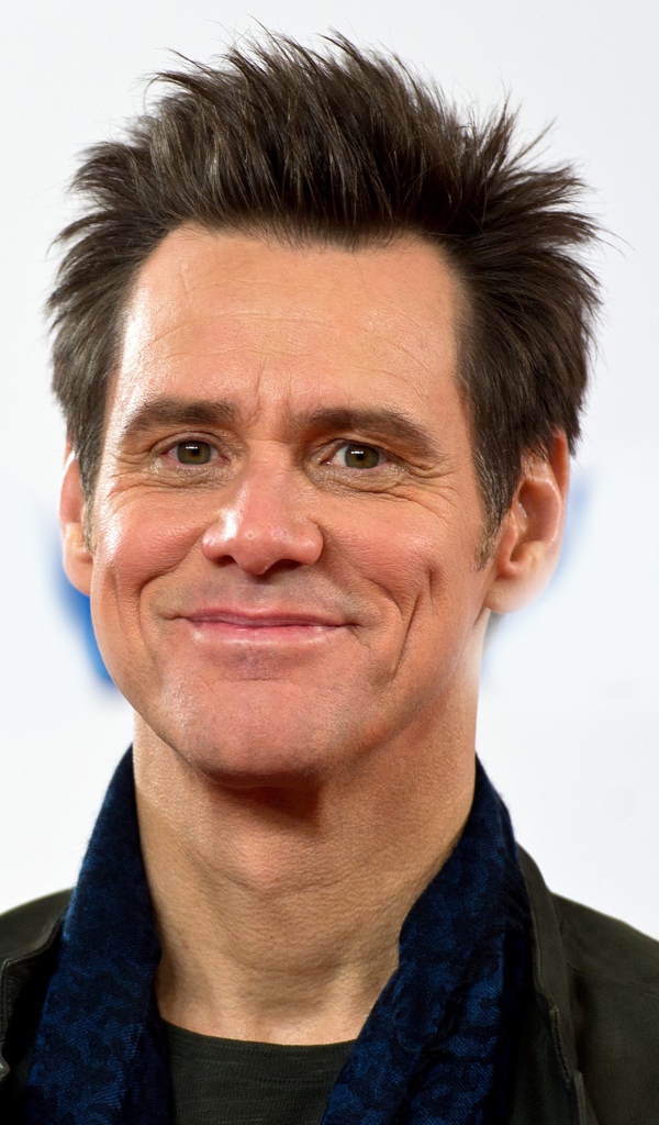 Улыбающийся мужчина, популярный актер Джим Керри