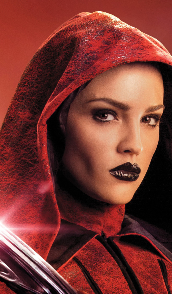 Актриса Эйса Гонсалес в фильме Алита: Боевой ангел