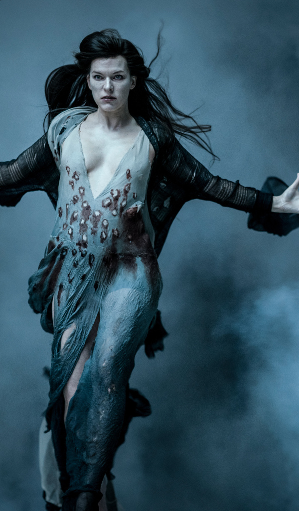 Актриса Милла Йовович  персонаж Кровавая королева фильм Хеллбой 2019 года