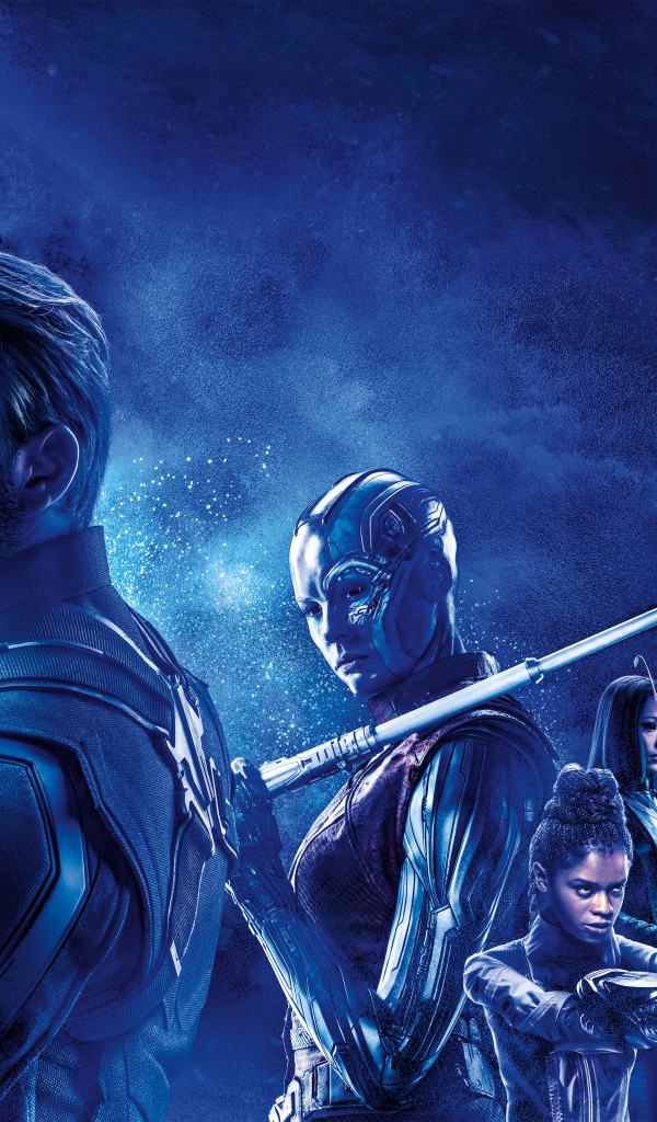 Персонажи фильма Мстители: Финал на фоне голубой галактики 