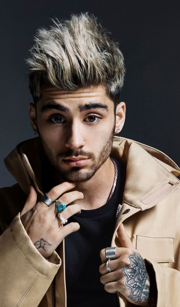 Британский певец Zayn  с крашеными волосами