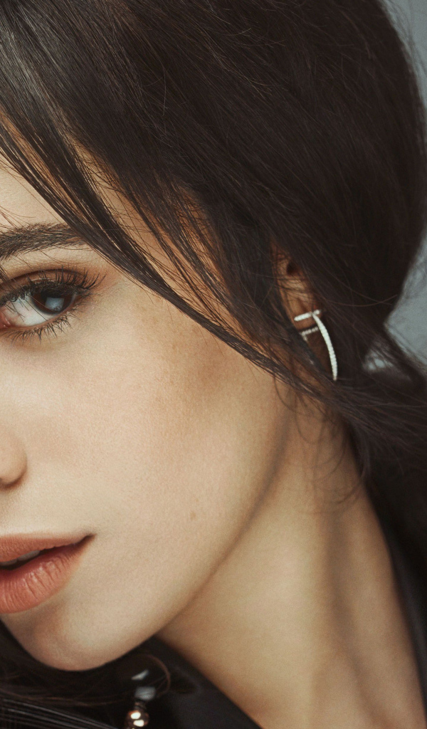 Певица Камила Кабельо лицо крупным планом