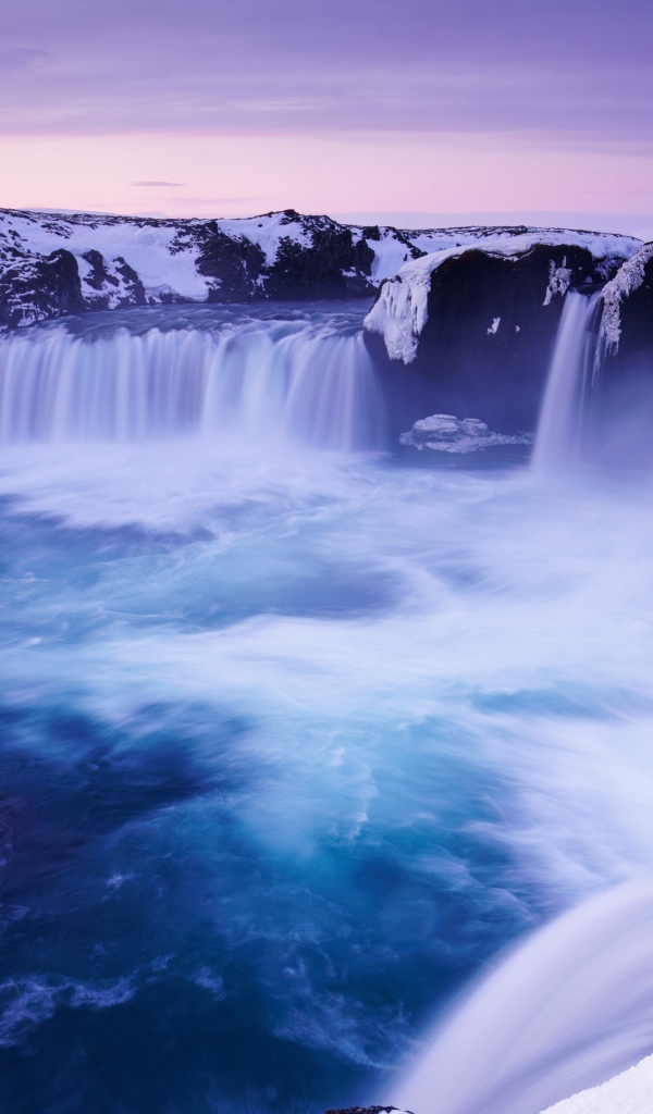Зимний водопад Годафосс, Исландия