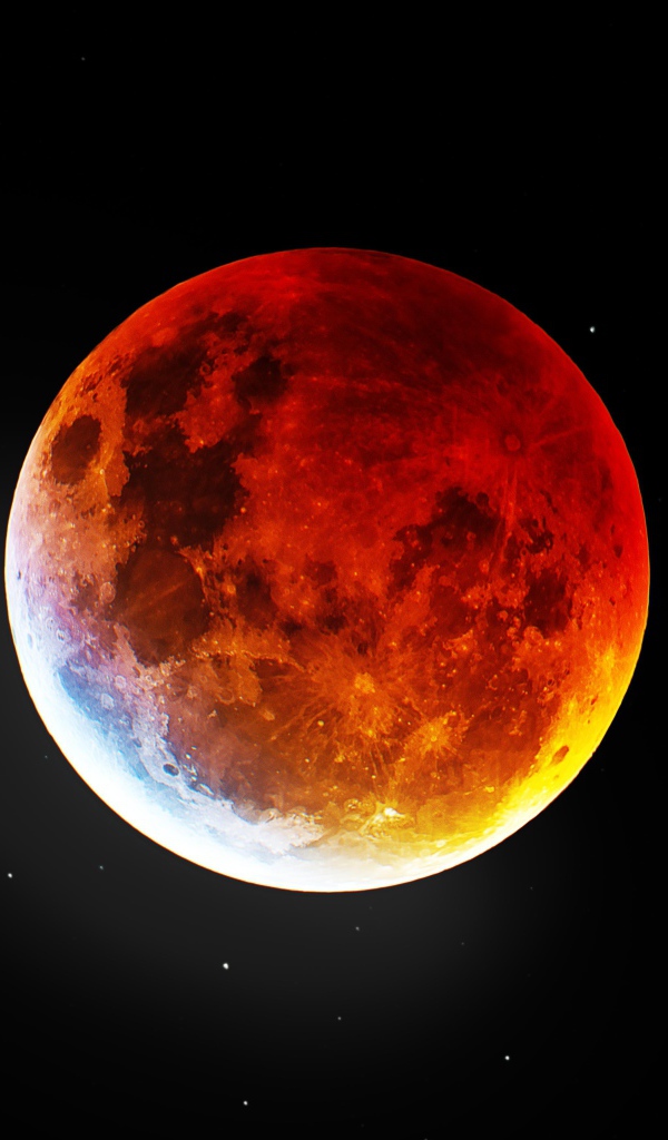 Большая огненная луна на черном фоне
