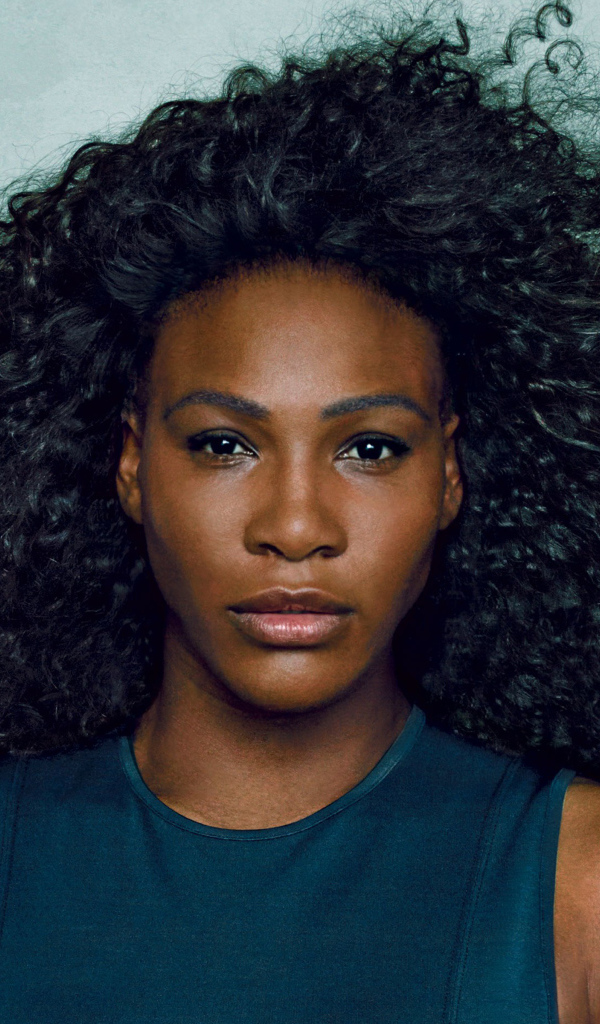 Теннисистка Серена Уильямс с красивыми черными волосами