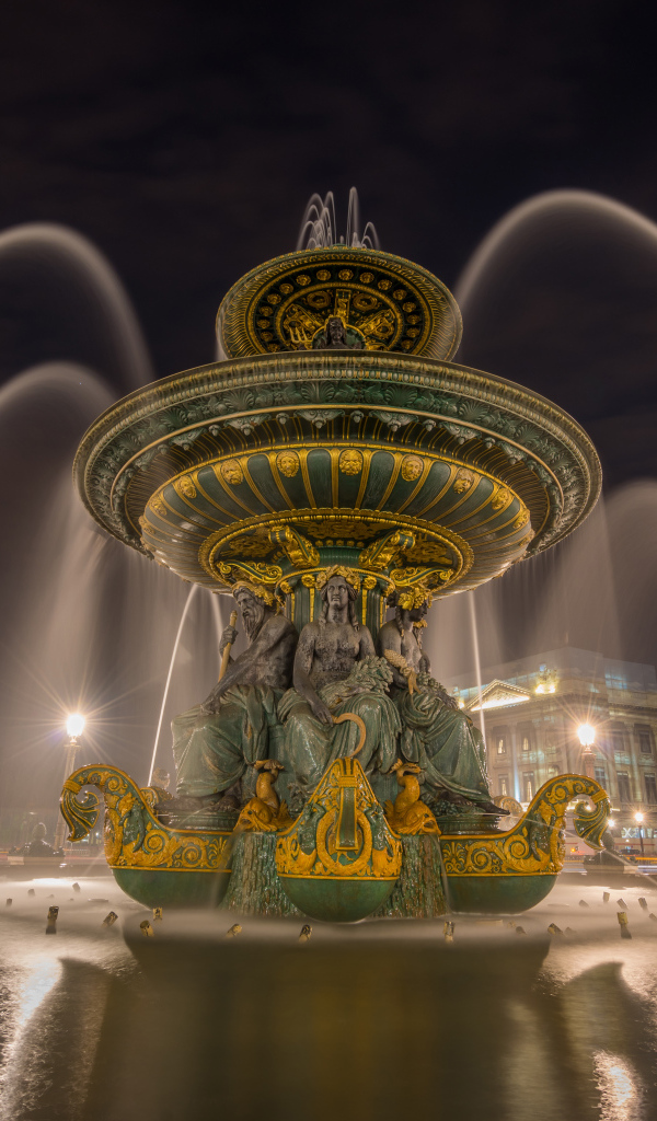 Фонтан Fontaines de la Concorde на площади Согласия, Париж. Франция