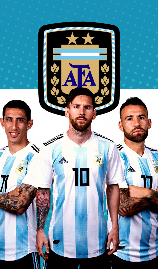 Сборная Аргентины по футболу на фоне флага