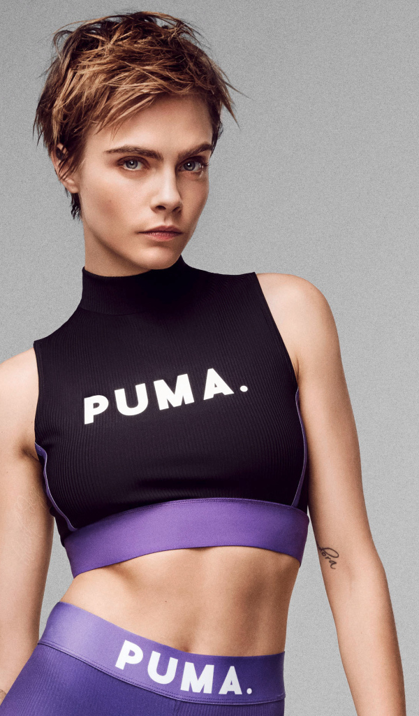 Английская актриса Кара Делевинь в спортивной форме Пума