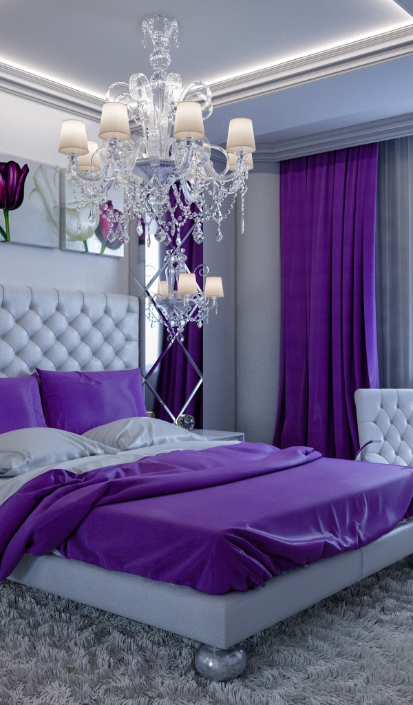 Большая спальная комната с фиолетовыми шторами