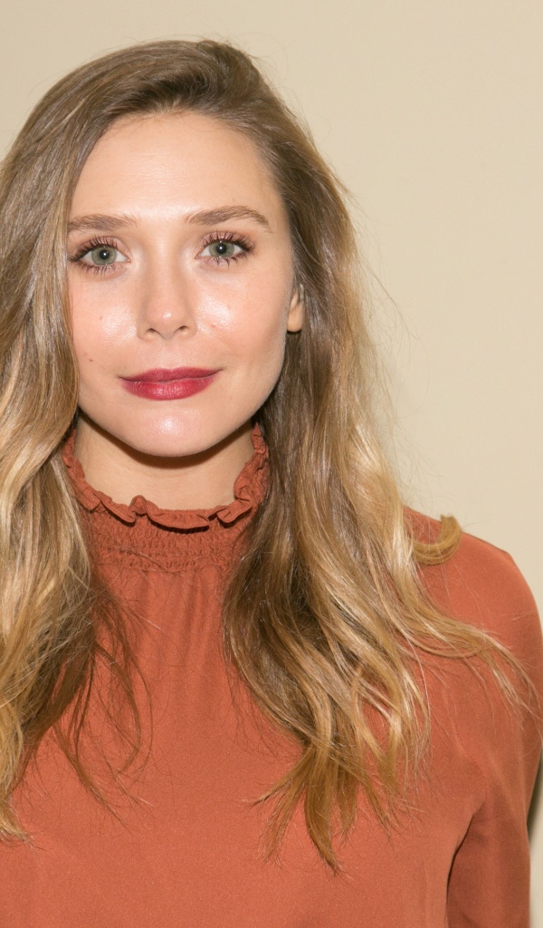 Милая девушка, актриса Элизабет Олсен 