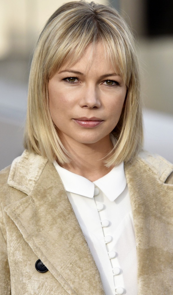 Стильная блондинка, актриса Мишель Уильямс