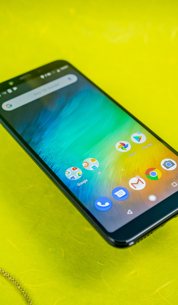 Смартфон Xiaomi Mi A2, 2019 года