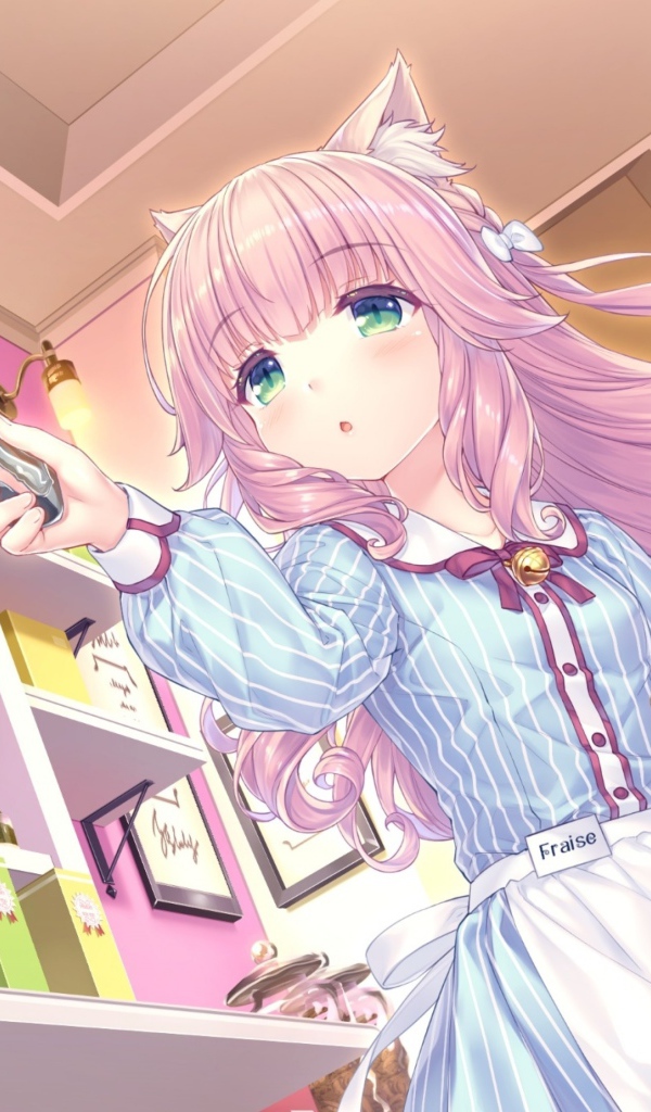 Девушка аниме с розовыми волосами на кухне