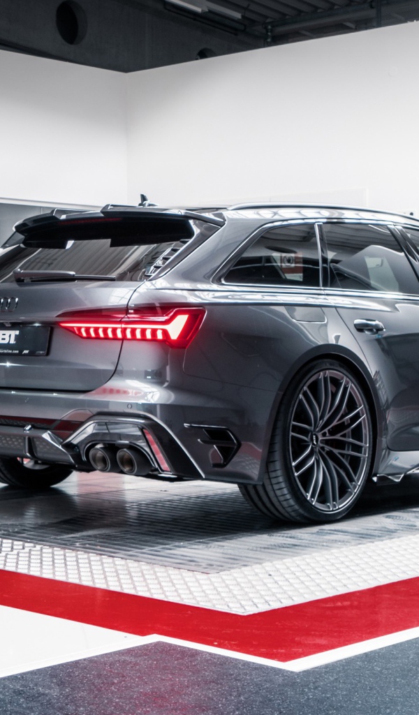 Автомобиль ABT RS6-R 2020 года вид сзади