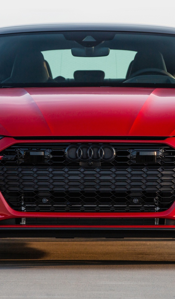 Красный автомобиль  Audi RS 7 Sportback, 2021 года вид спереди
