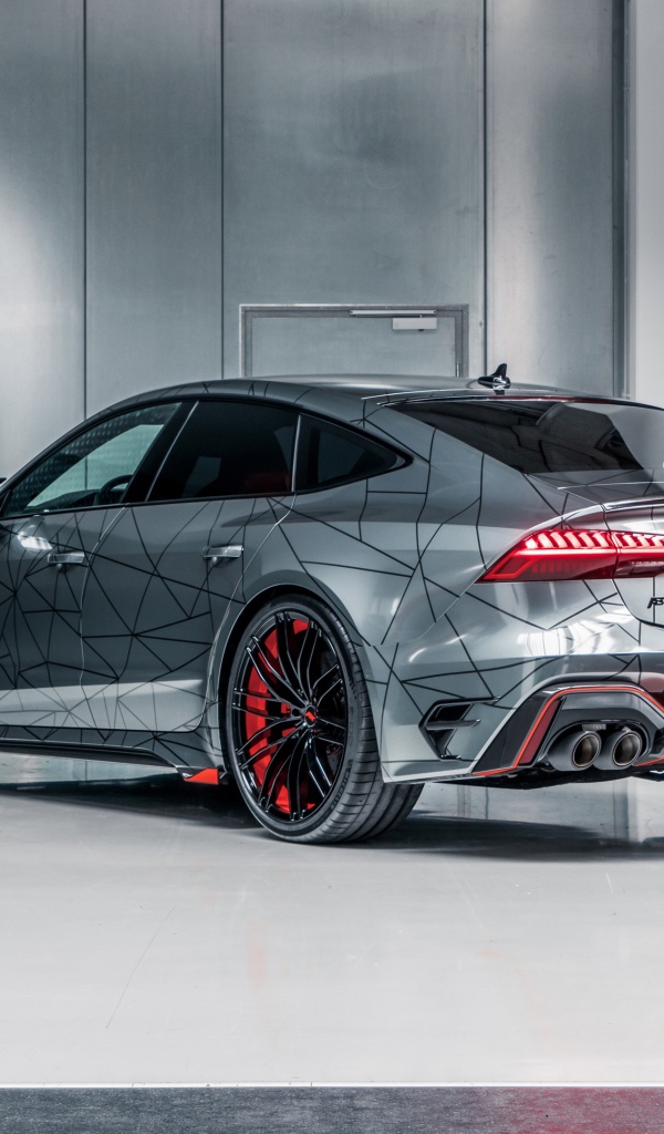 Серебристый автомобиль ABT RS7-R 2020 года вид сзади