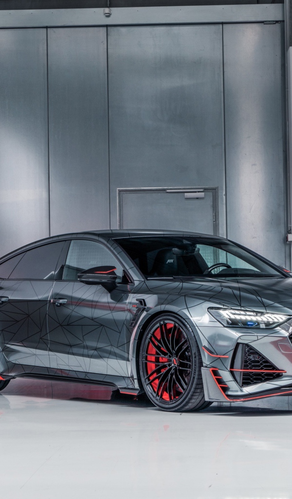 Стильный автомобиль ABT RS7-R 2020 года в гараже 