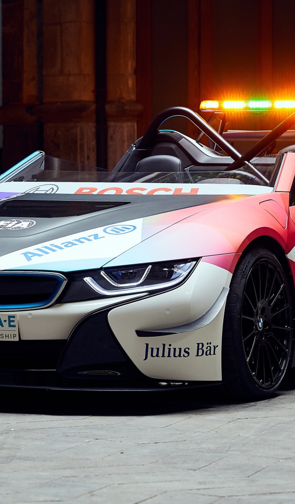 Гоночный автомобиль BMW I8 Roadster 