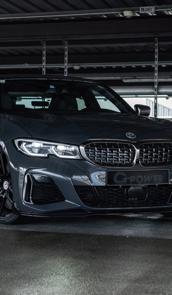 Автомобиль G-Power BMW M340i 2020 года на парковке