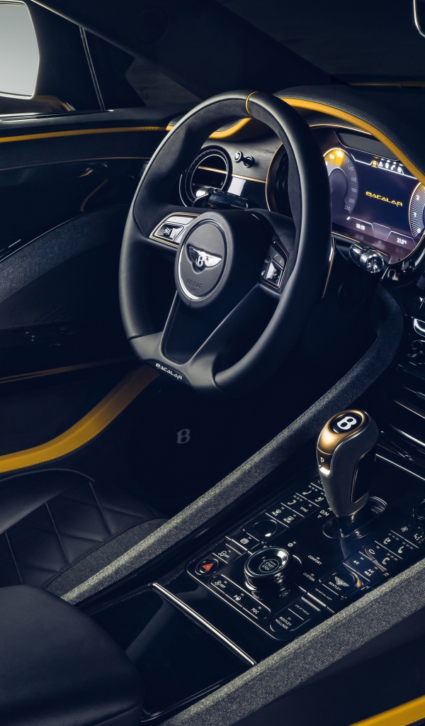 Дорогой черный салон автомобиля Bentley Mulliner Bacalar 2020 года 