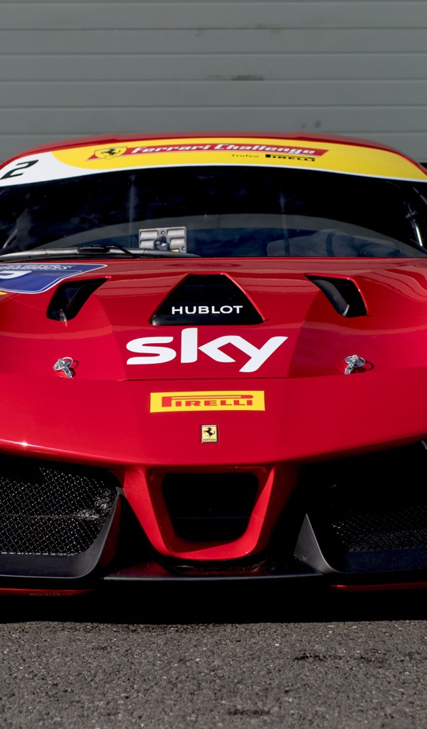 Гоночный автомобиль Ferrari 488 Challenge Evo 2020 года 