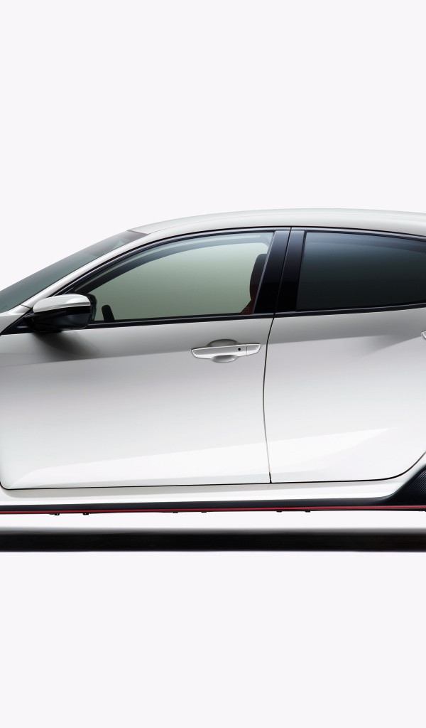 Автомобиль Honda Civic Type R 2020 года вид сбоку на белом фоне