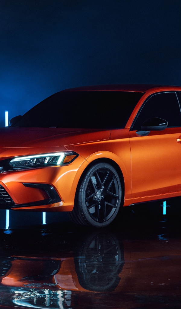 Оранжевый автомобиль  Honda Civic, 2022 года вид спереди