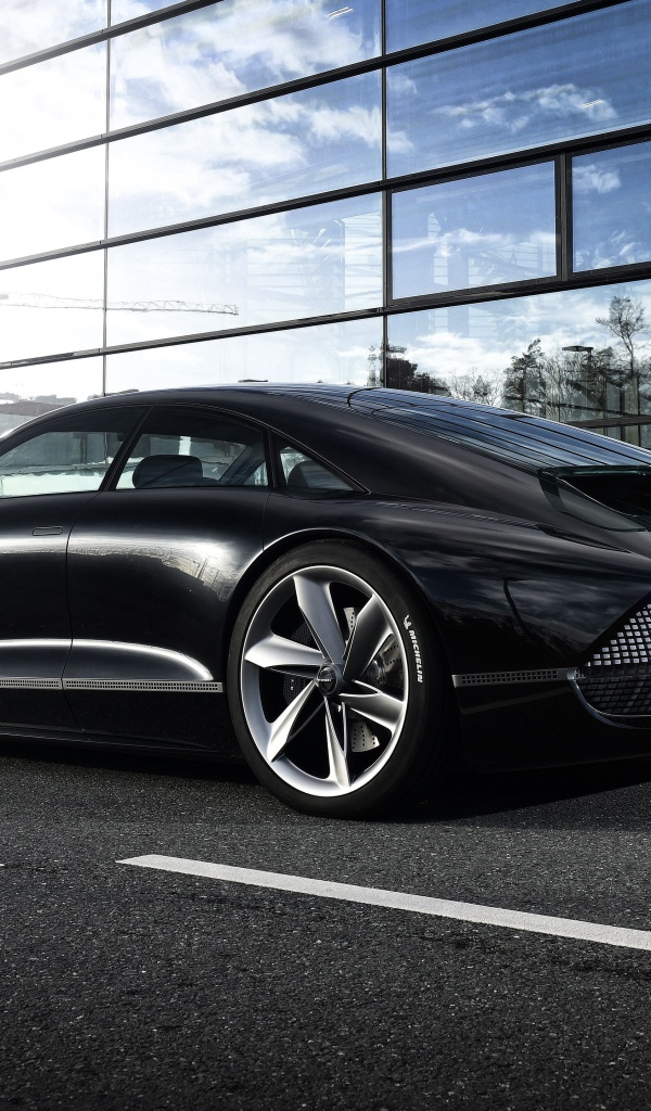 Черный автомобиль Hyundai Prophecy 2020 года вид сзади