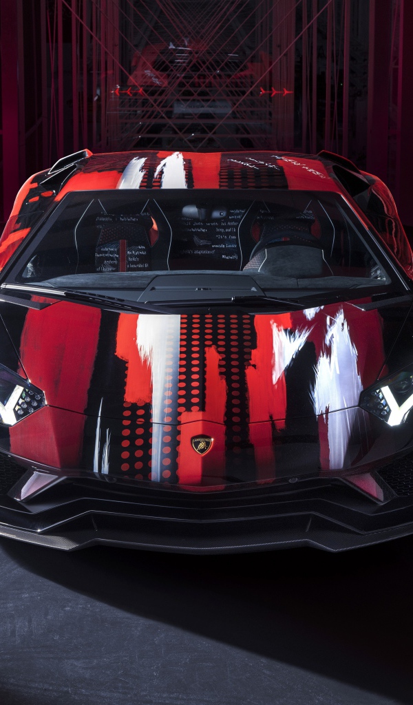 Спортивный автомобиль  Lamborghini Aventador S, 2021 года вид спереди