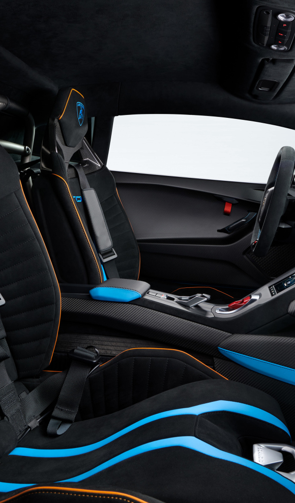 Кресла в автомобиле Lamborghini Huracán STO 2021 года