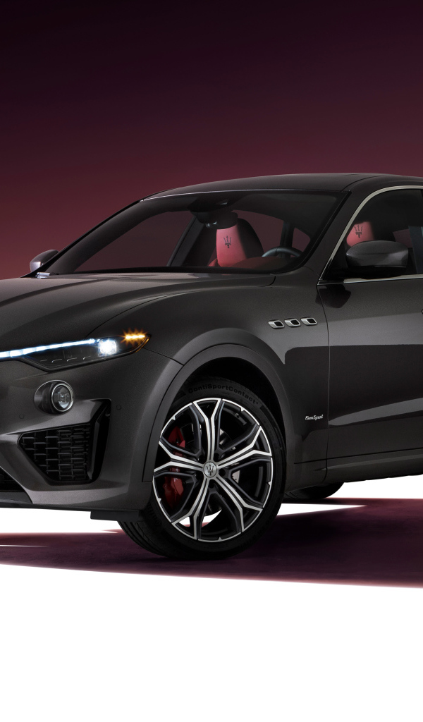 Автомобиль Maserati Levante S Q4 GranSport 2021 года