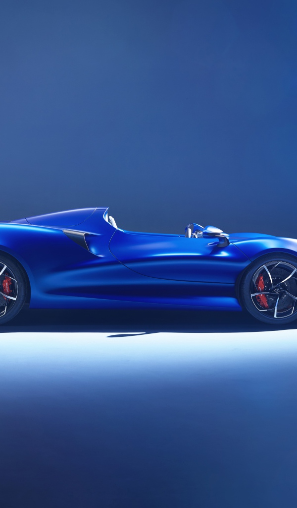 Спортивный автомобиль McLaren Elva 2020 года 