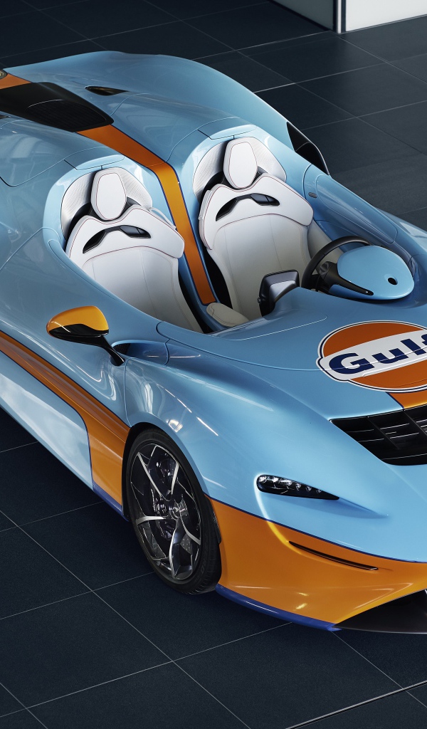 Спортивный автомобиль McLaren Elva Gulf Theme By MSO 2021 года вид сверху