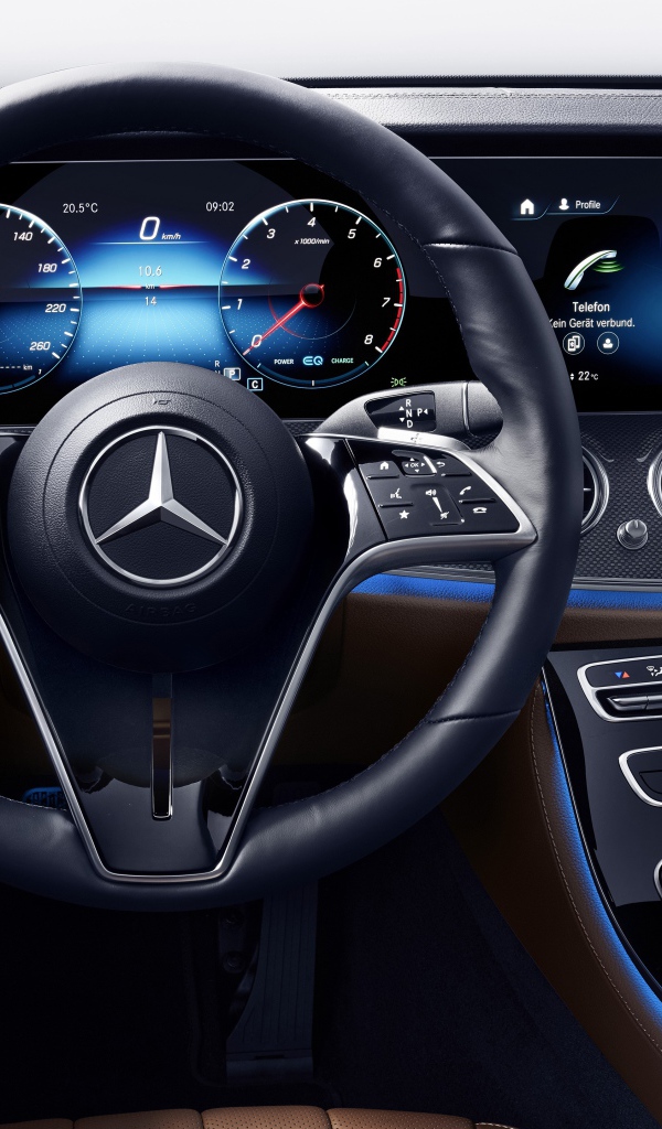 Салон автомобиля Mercedes-Benz E-Klasse 2020 года 