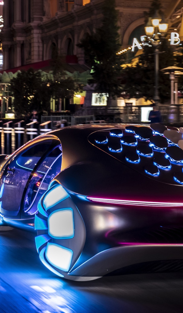 Автомобиль  Mercedes-Benz VISION AVTR, 2020 года с неоновой подсветкой на улице 