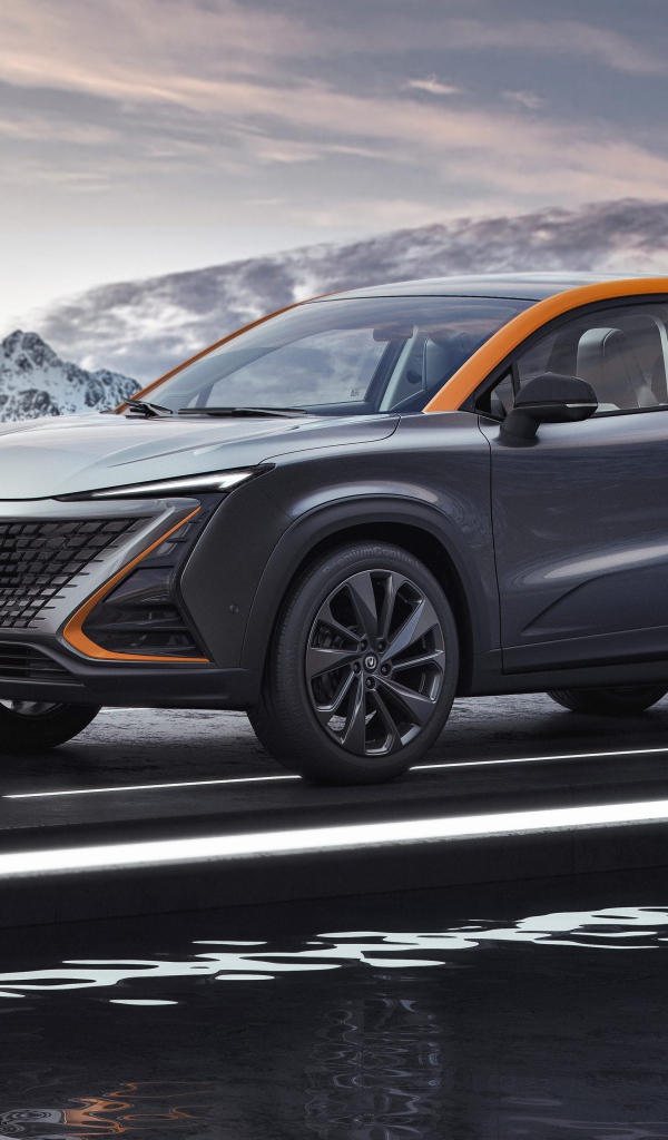 Внедорожник Changan UNI-T 2020 года у воды 