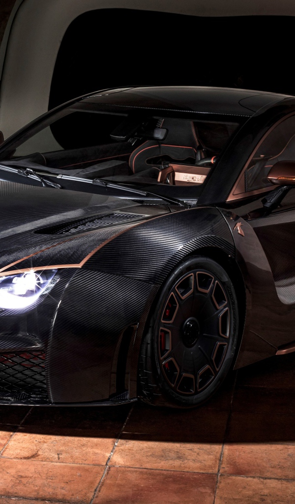 Черный автомобиль Hispano-Suiza Carmen Boulogne 2020 года на выставке