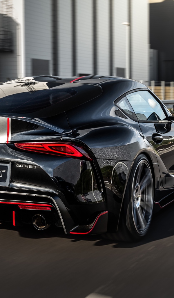 Черный Manhart Supra GR 450 2020 года на дороге вид сзади