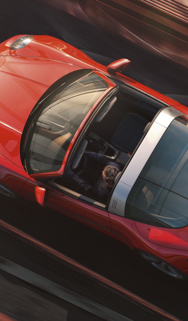 Автомобиль Porsche 911 Targa 4, 2020 года вид сверху