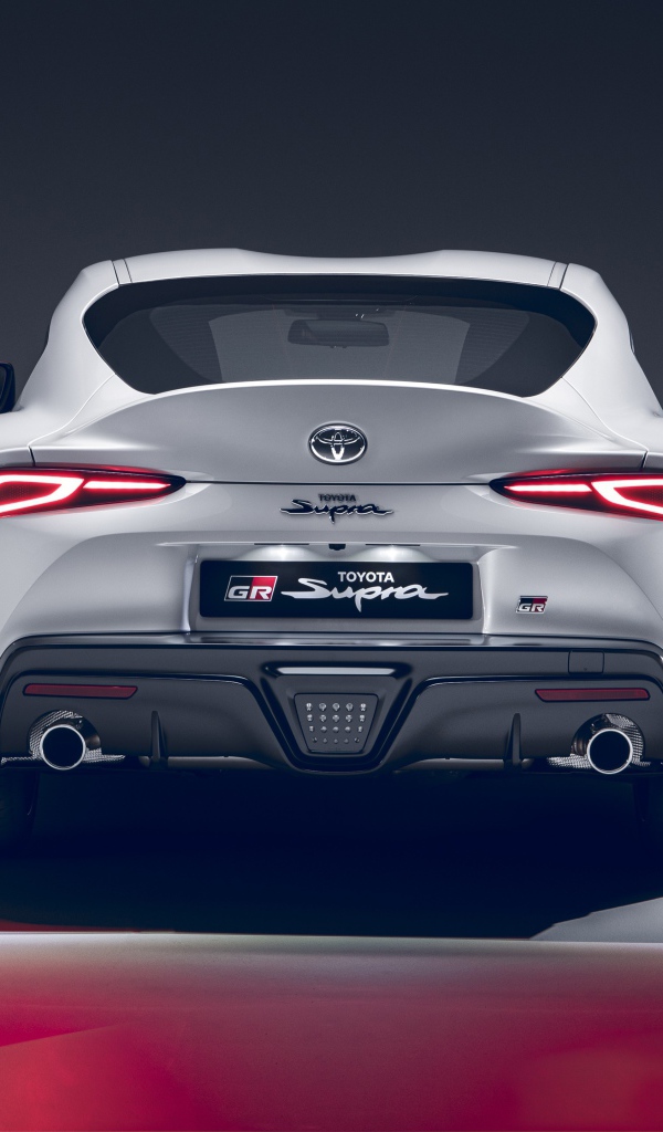 Автомобиль Toyota GR Supra 2L 2020 года вид сзади