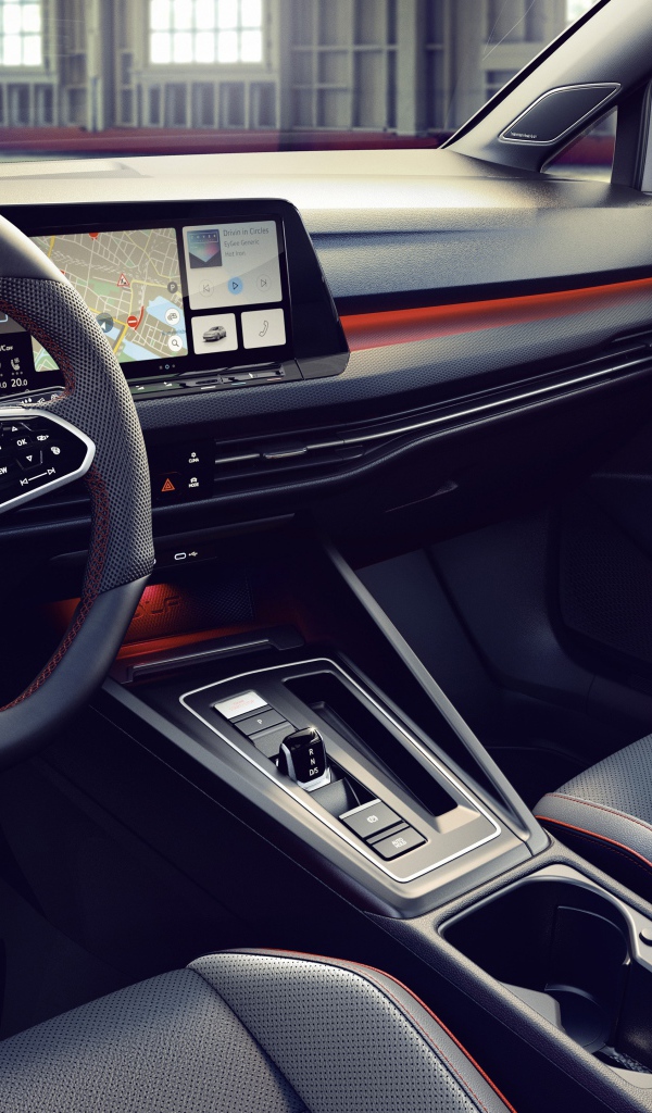 Черный кожаный салон автомобиля Volkswagen Golf GTI Clubsport 2020 года