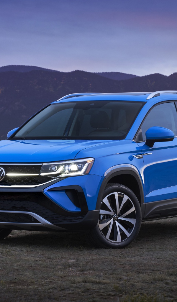 Голубой внедорожник  Volkswagen Taos 2022 года 
