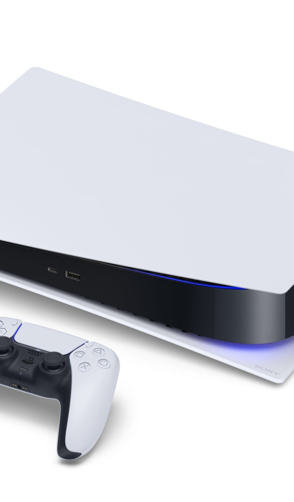 Новая приставка  Sony PlayStation 5 на белом фоне