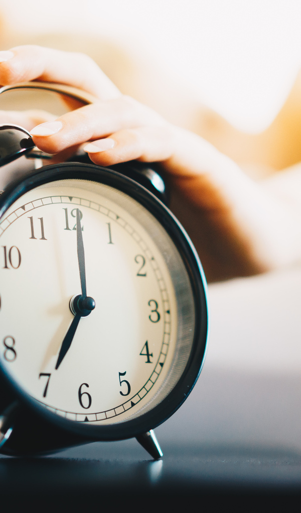 Будильник звонит в сеть утра