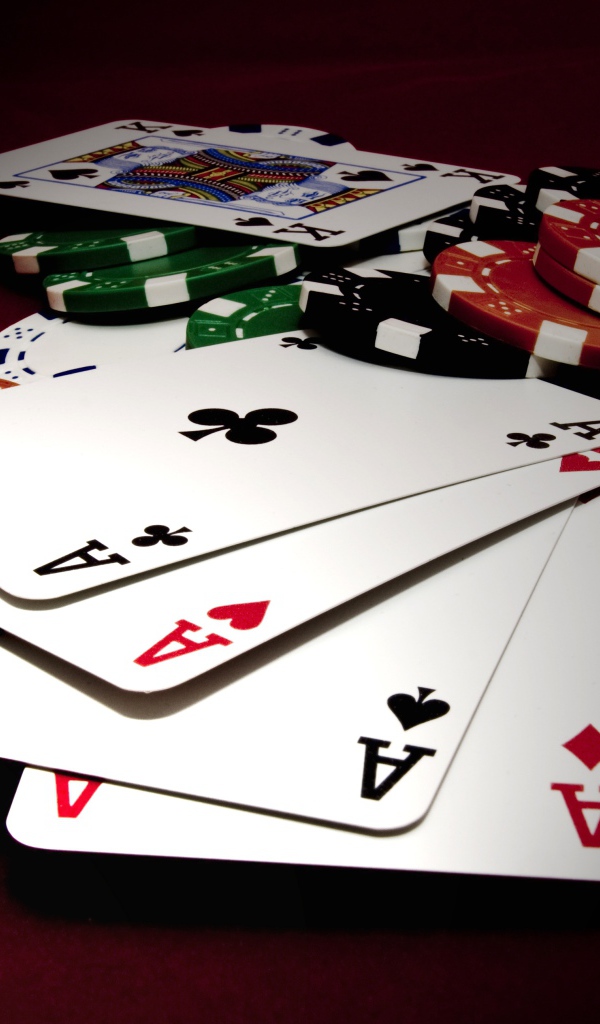 Карты и фишки для игры в  покер