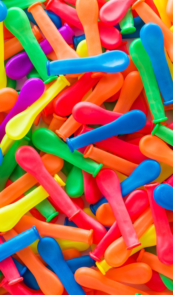 Разноцветные надувные шарики крупным планом