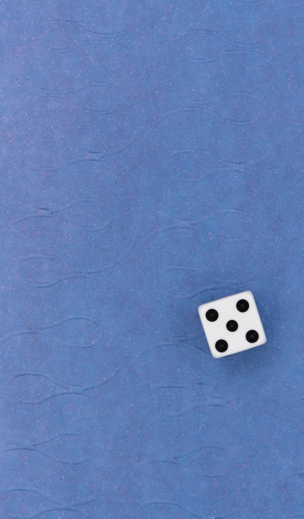 Две игральные кости на синем фоне