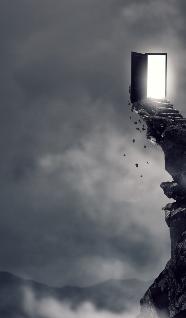 Каменная лестница ведет к двери в небе 