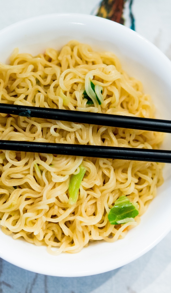 Лапша быстрого приготовления с палочками